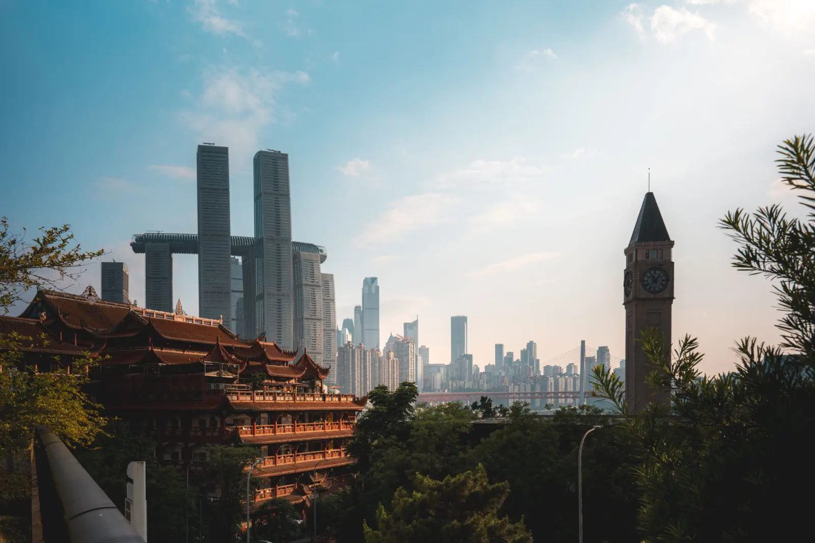 2025年智能设备行业技术标准更新对长沙数码配件市场的影响分析